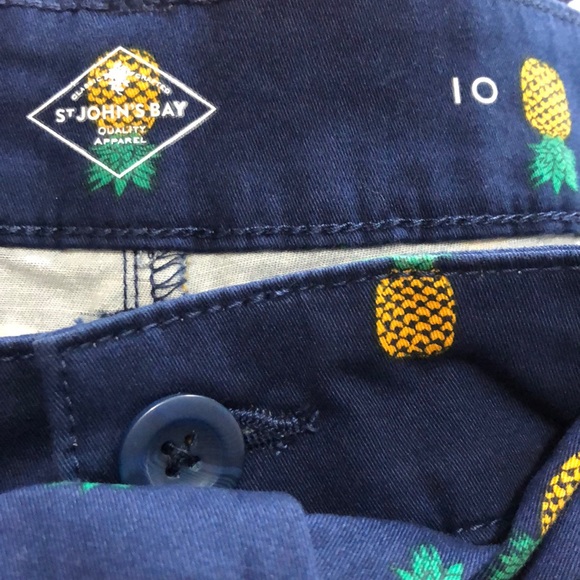 St Johns Bay women’s shorts size 10 navy color - Picture 8 of 10